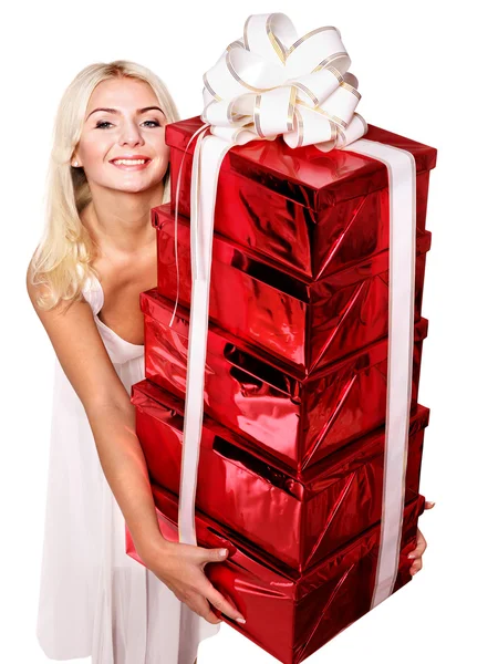Flicka håller stack presentförpackning .. — Stockfoto