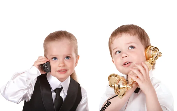 電話で話している子供たち. — ストック写真