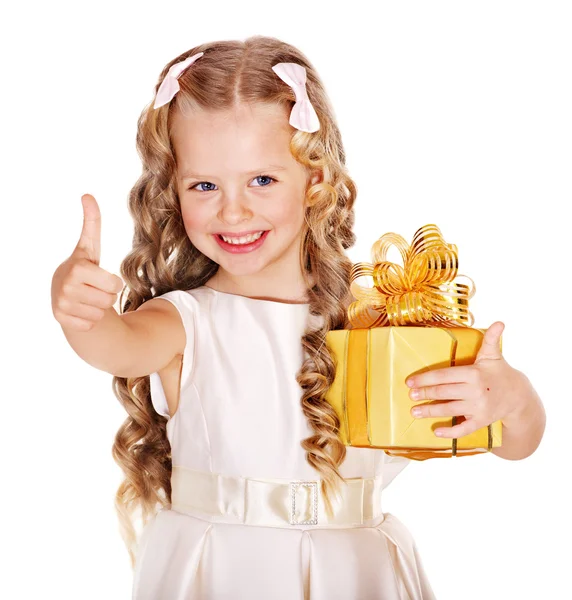 Criança com caixa de presente de aniversário . — Fotografia de Stock