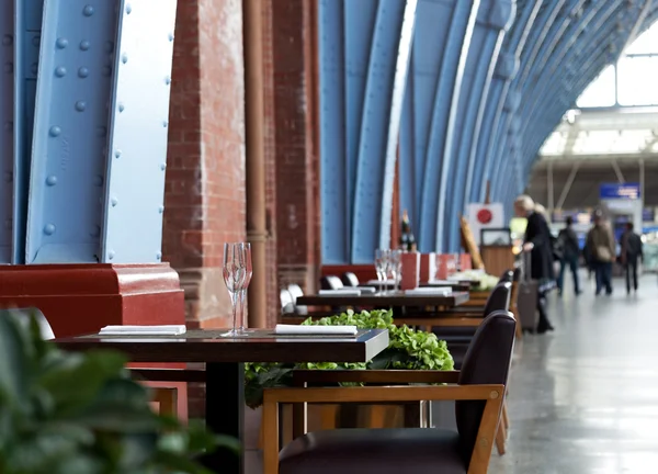 St pancras masalarda Restoran — Stok fotoğraf