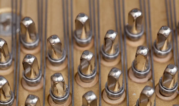 Фортепианные струны в макросах — стоковое фото