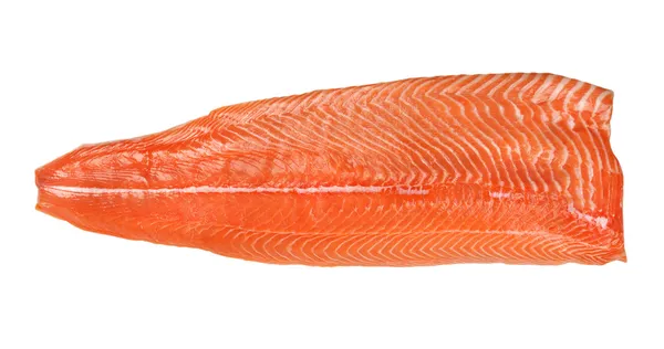 Filé de salmão isolado sobre um fundo branco — Fotografia de Stock