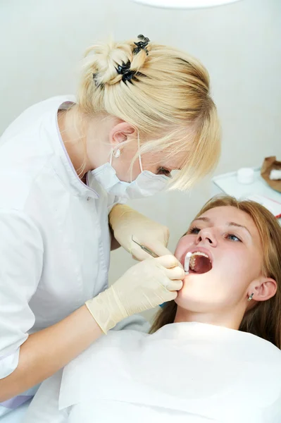 Dental medical treatment — Stock Photo, Image