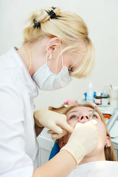 Dental medical treatment — Stock Photo, Image