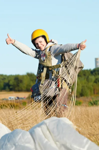 Parachute jumper na de landing — Stockfoto