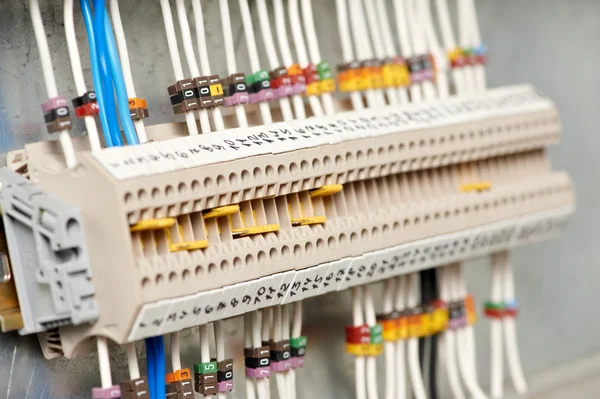 Elektriska fuseboxes och power linjer switchers — Stockfoto