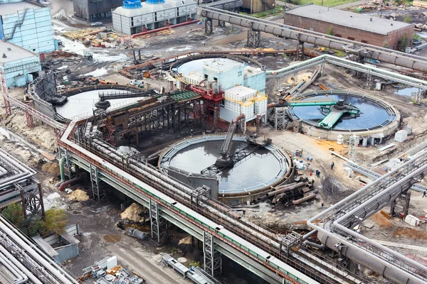 Каналізація промислового водного заводу під будівництвом — стокове фото