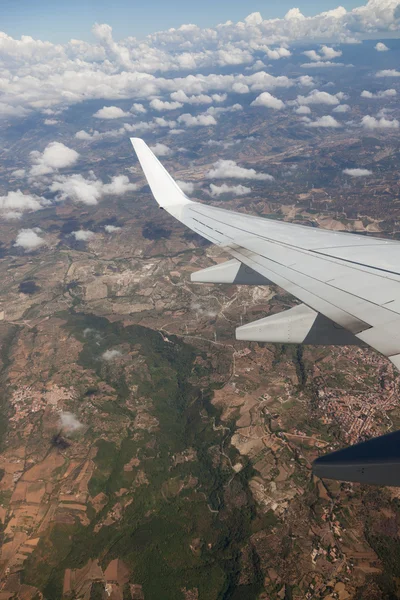 Uçak kanadı Görünümü penceresinden uçuş sırasında — Stok fotoğraf