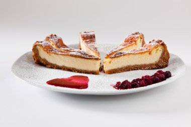 yumuşak meyveler ile dilim Cheesecake