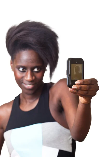 Kvinnan tar självporträtt med mobiltelefon — Stockfoto