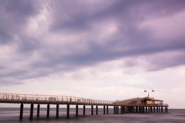 Pier deniz içinde