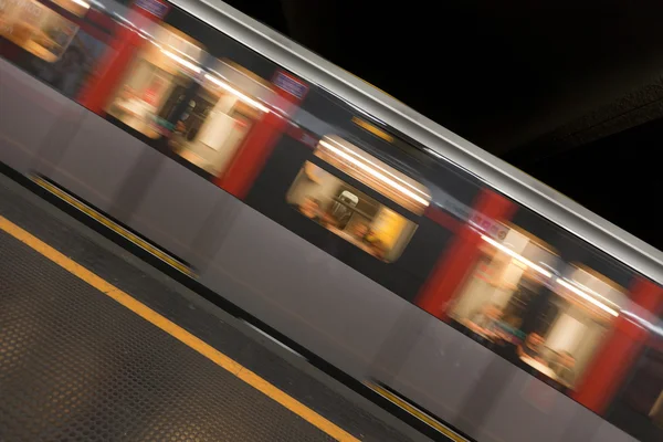 Treno della metropolitana, effetto Sfocatura movimento — Foto Stock