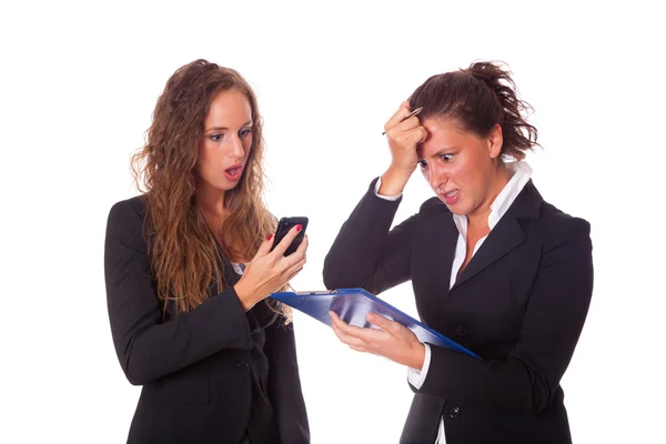 Zwei gestresste Geschäftsfrauen — Stockfoto