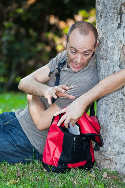 Pickpocket em Ação no Parque — Fotografia de Stock