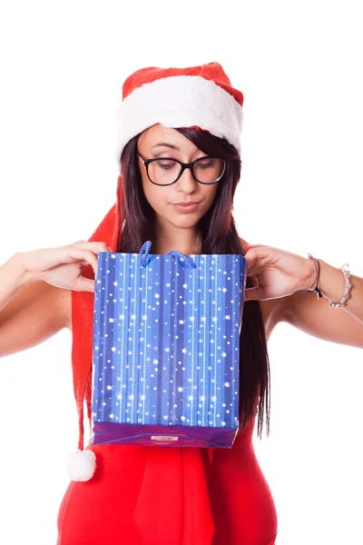 Mujer con Santa Sombrero y Regalo de Navidad —  Fotos de Stock