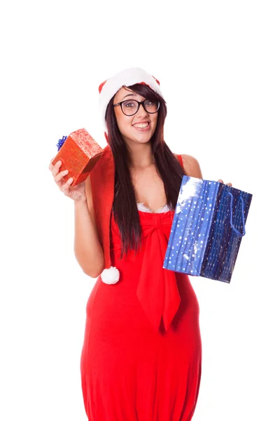 Donna con cappello di Babbo Natale e regalo di Natale — Foto Stock
