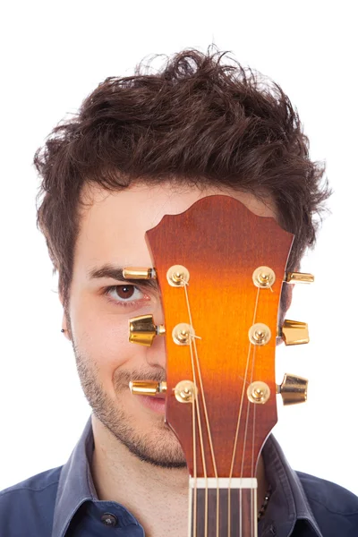 Ung man med gitarr porträtt — Stockfoto
