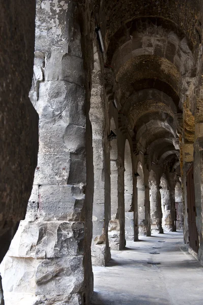 Колизей в Нимсе — стоковое фото