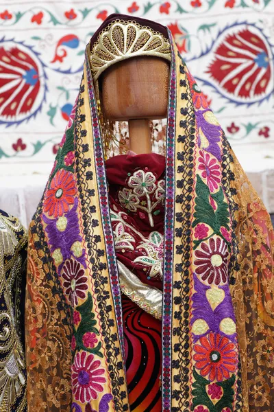 Usbekische Nationalkleidung — Stockfoto