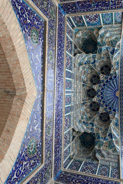 Plafond van poort guri amir mausoleum — Stockfoto