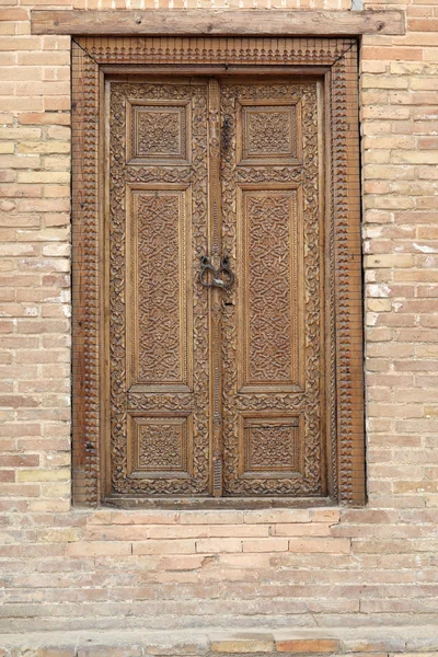 Portas de madeira em Mausoléu Guri Amir — Fotografia de Stock