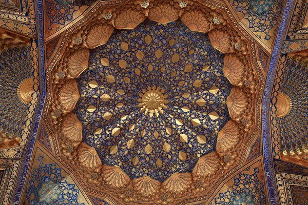Cupola of Aksaray mausoleum — Stock Photo, Image
