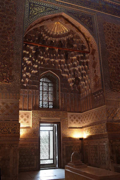 Inside the mausoleum of Timur — Stock Photo, Image
