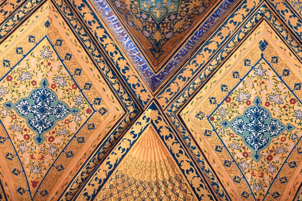 Del av väggen aksaray mausoleum — Stockfoto