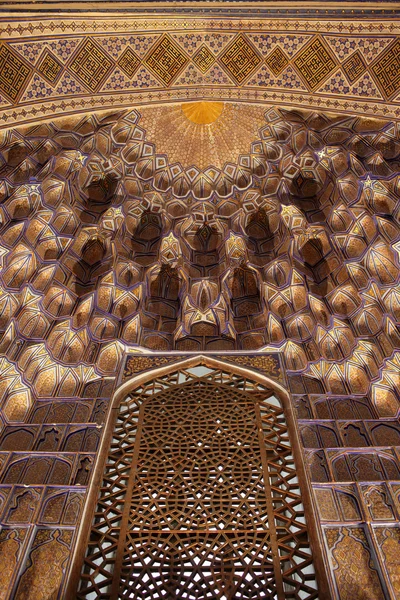 Décoration dorée en Guri Amir — Photo