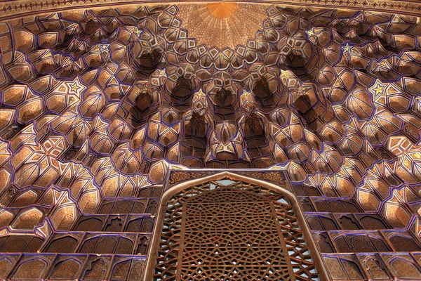Part of golden ceiling in Guri Amir — Stock Photo, Image
