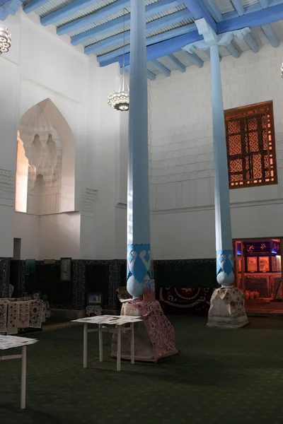 Wnętrze meczetu w madrasa Ulug beg — Zdjęcie stockowe