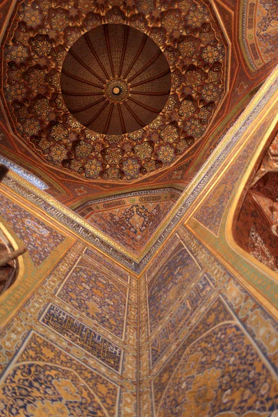 Golden cupola of Tilya Kori Madrasah — Stock Photo, Image