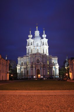 Geceleri Smolny katedral