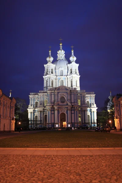 Cathédrale Smolny la nuit — Photo