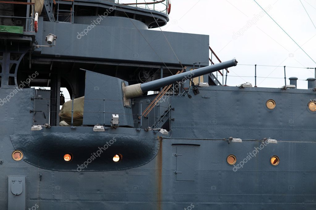 Bow-gun of Aurora cruiser