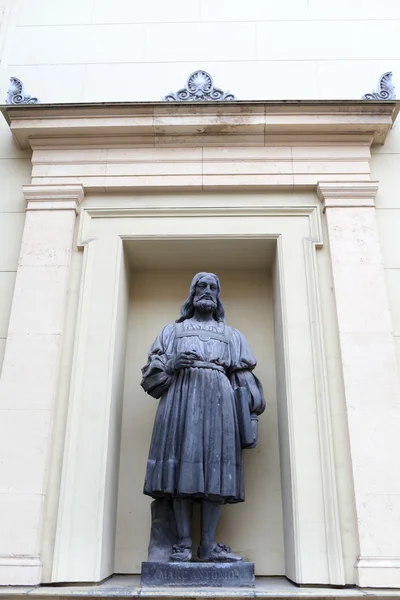 Statue de Marcantonio Raimondi à Saint-Pétersbourg — Photo
