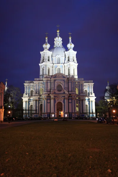 Saint Petersburg'da smolny katedral — Stok fotoğraf