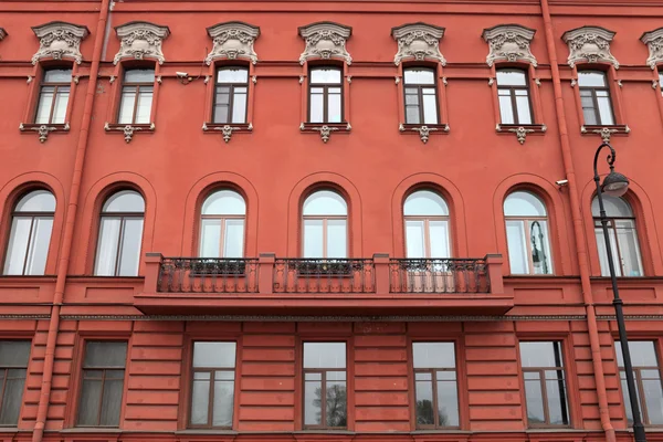 Kırmızı bina duvarı — Stok fotoğraf