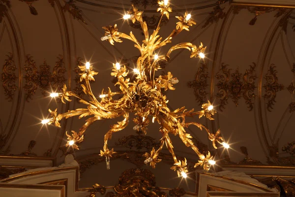 Chandelier of main Staircase of the Winter Palace — Stock Photo, Image