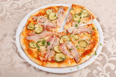 tabak lezzetli pizza