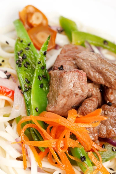 肉と野菜と麺 — ストック写真