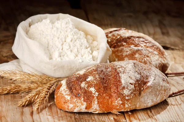 Свіжий хліб на столі — стокове фото