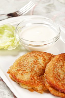 ekşi krema ile patates pancakes