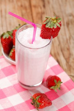 Çilekli Smoothie