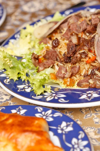 Prato nacional uzbeque - arado com carne de cavalo — Fotografia de Stock