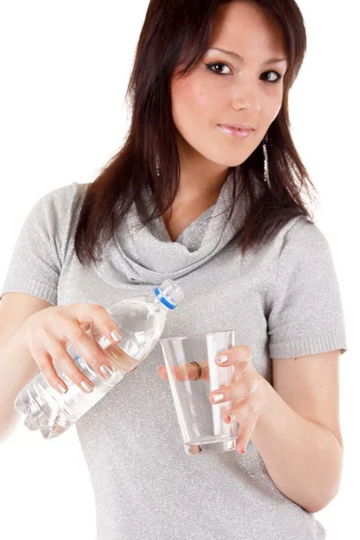Kvinna dricka vatten — Stockfoto