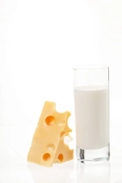 Kaas en melk — Stockfoto