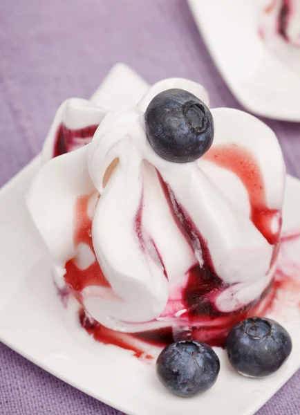 蓝莓冰淇淋 — 图库照片