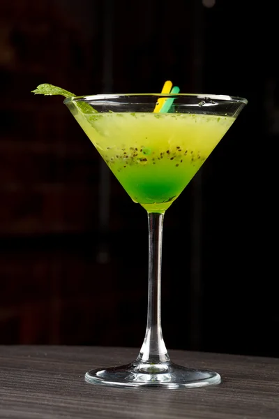 Cocktail con kiwi — Foto Stock