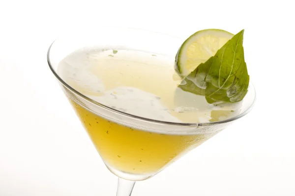 Cocktail limetin kanssa — kuvapankkivalokuva
